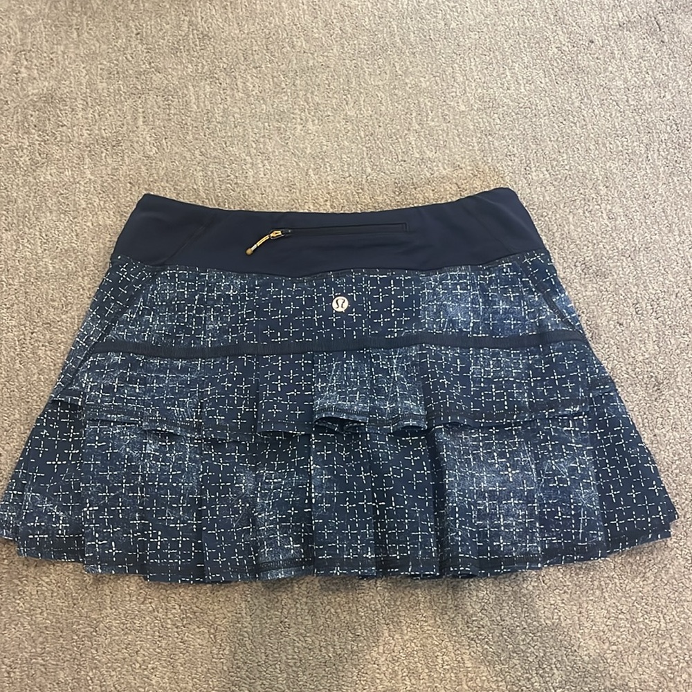 Lululemon Pace Rival Skirt, Size 4 - Picture 2 of 4